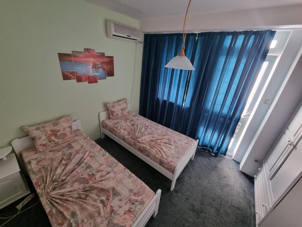 Guesthouse Flora Kiten  Bagian luar foto
