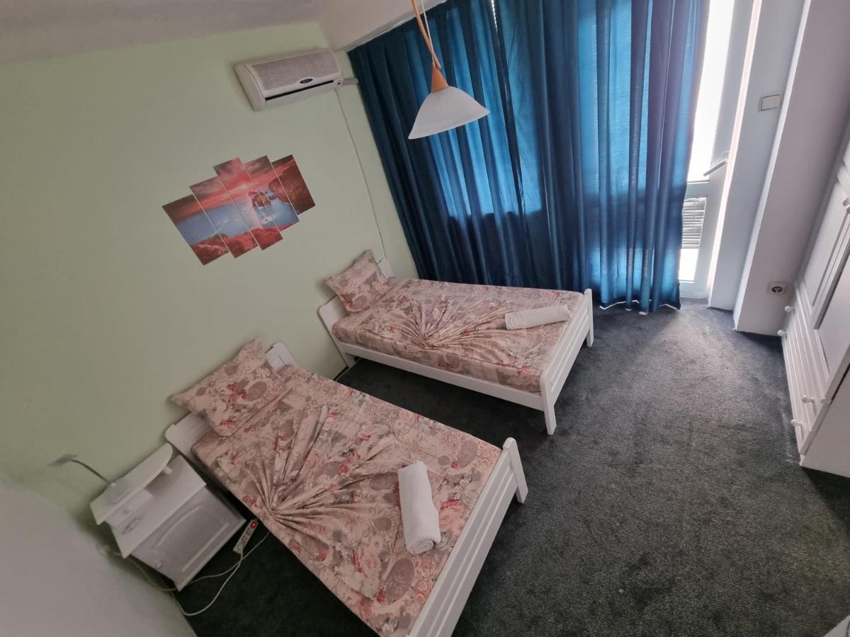 Guesthouse Flora Kiten  Bagian luar foto