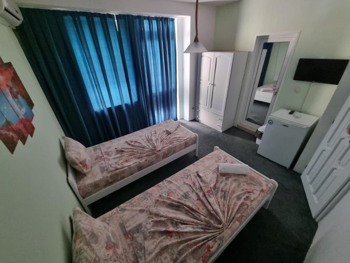 Guesthouse Flora Kiten  Bagian luar foto