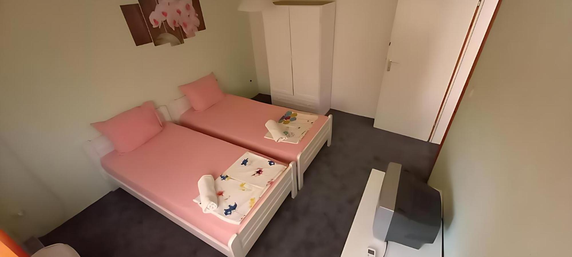 Guesthouse Flora Kiten  Bagian luar foto