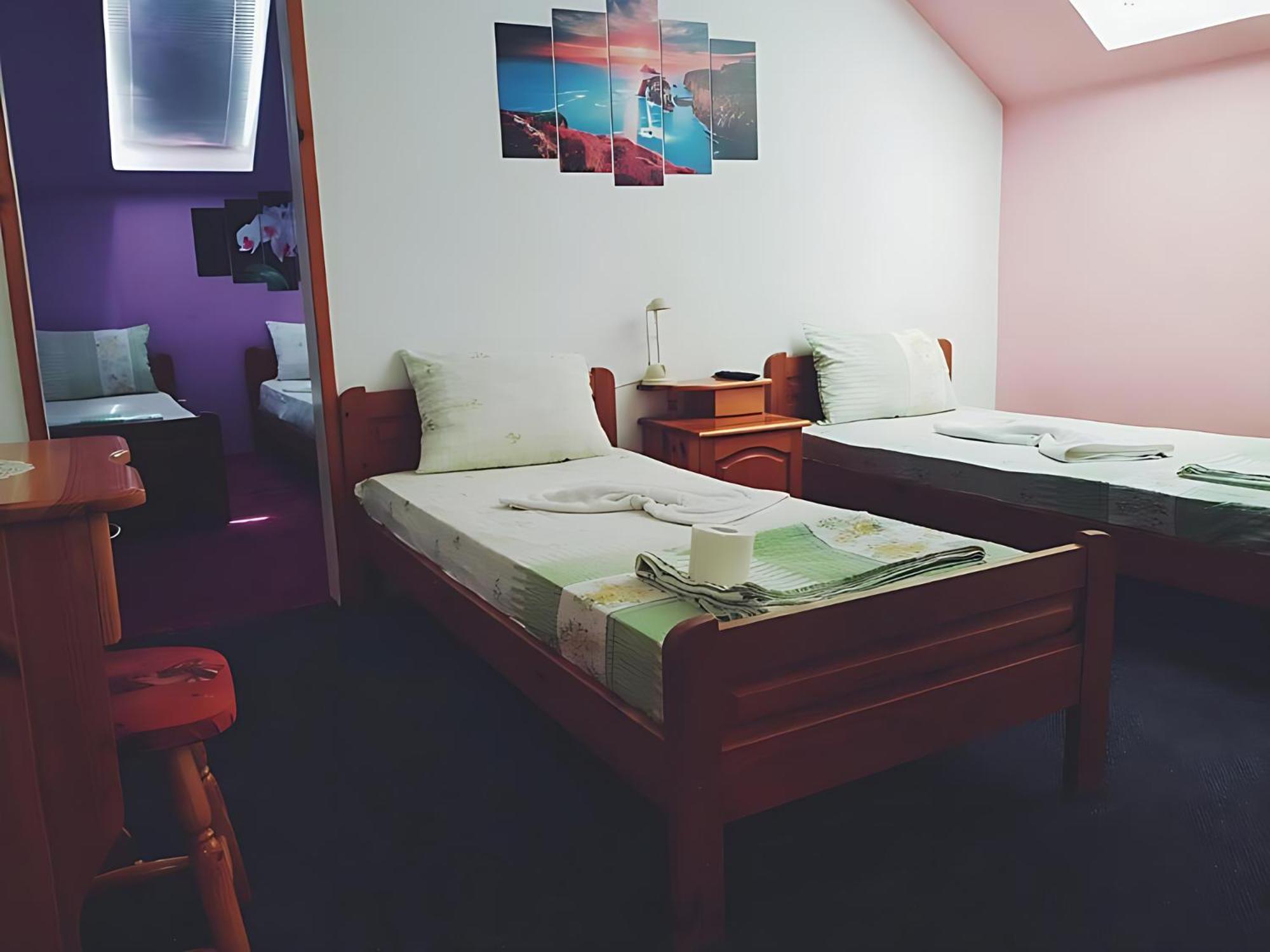 Guesthouse Flora Kiten  Bagian luar foto
