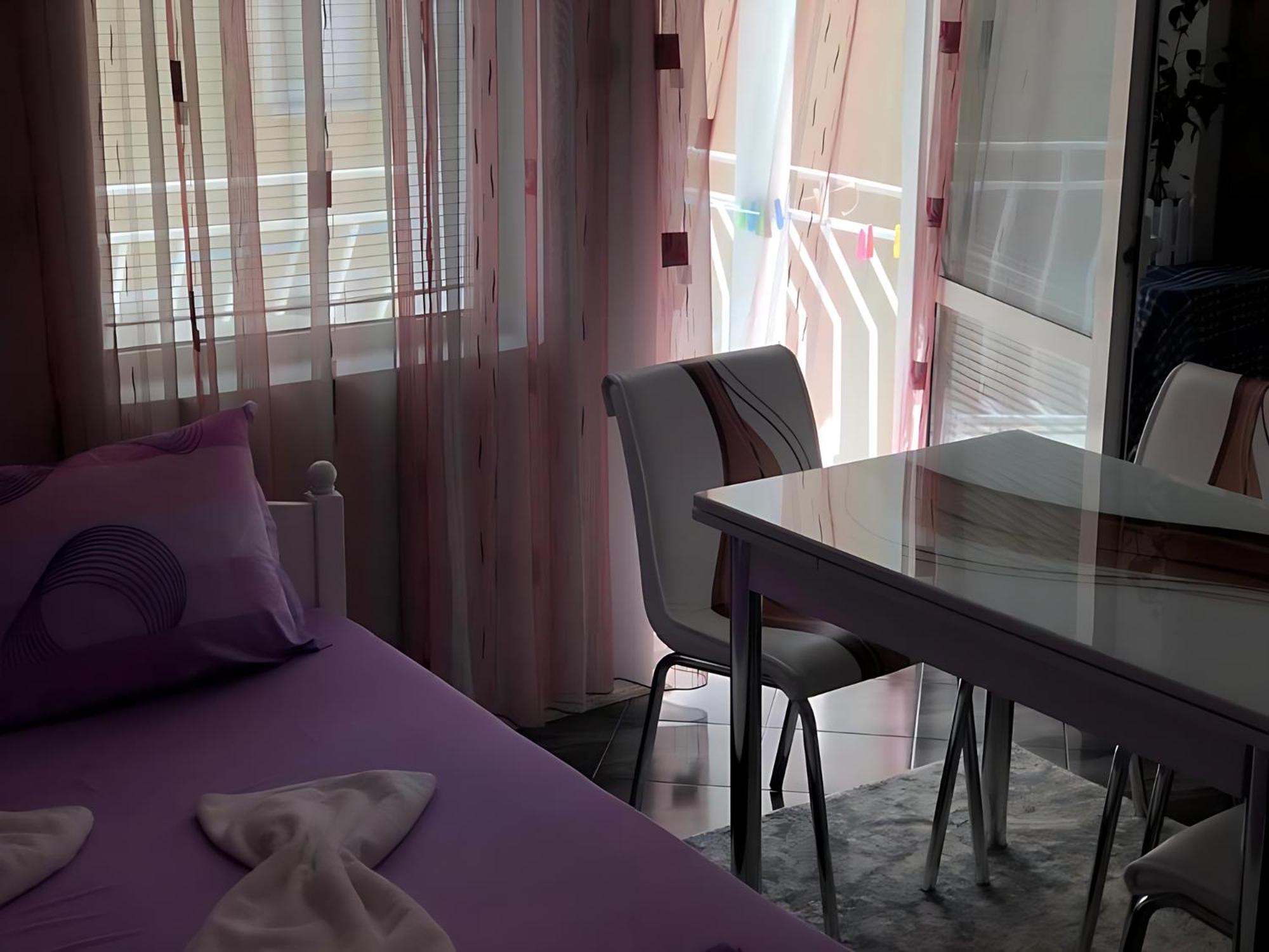 Guesthouse Flora Kiten  Bagian luar foto