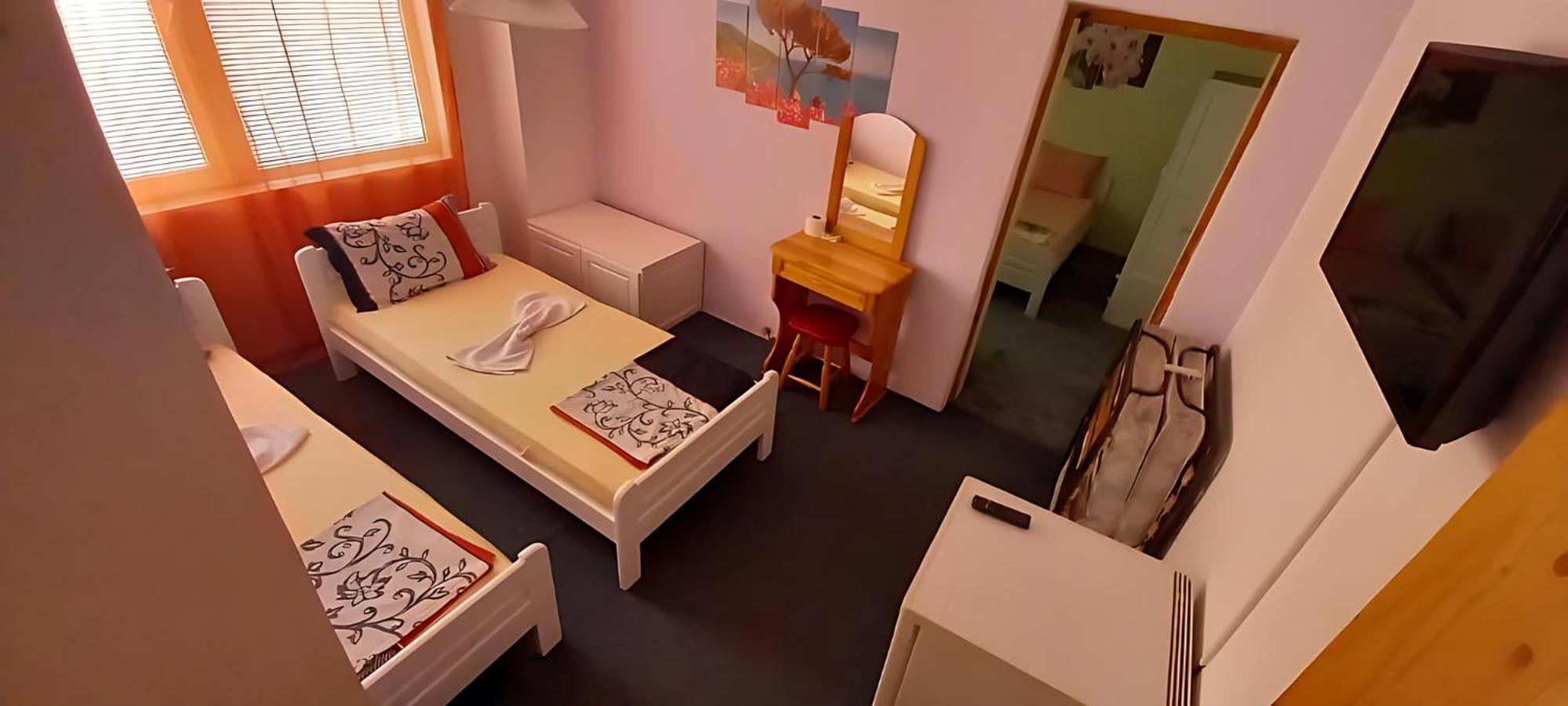 Guesthouse Flora Kiten  Bagian luar foto