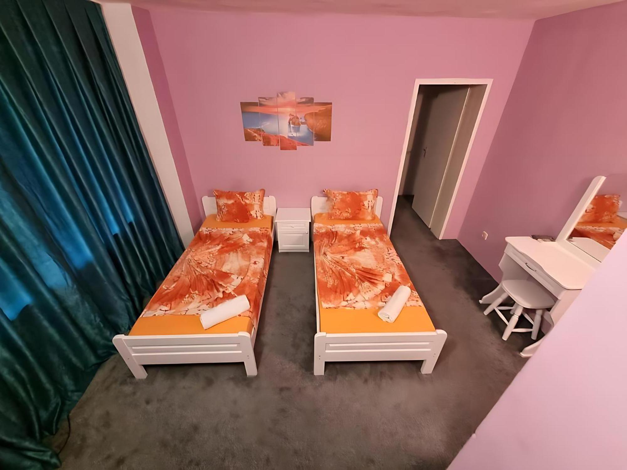 Guesthouse Flora Kiten  Bagian luar foto