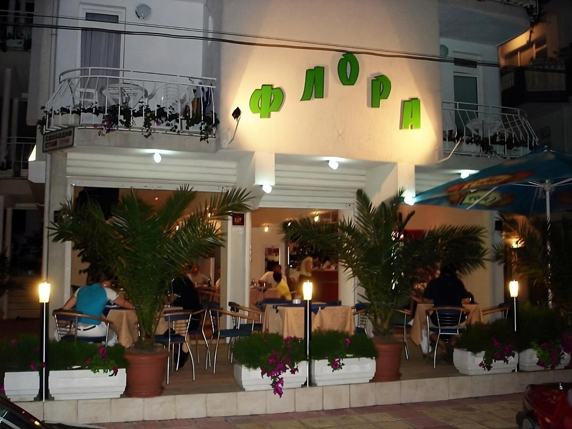 Guesthouse Flora Kiten  Bagian luar foto