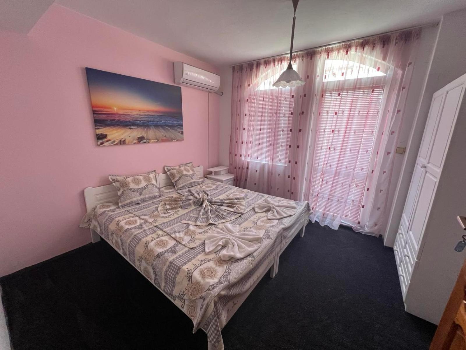 Guesthouse Flora Kiten  Bagian luar foto