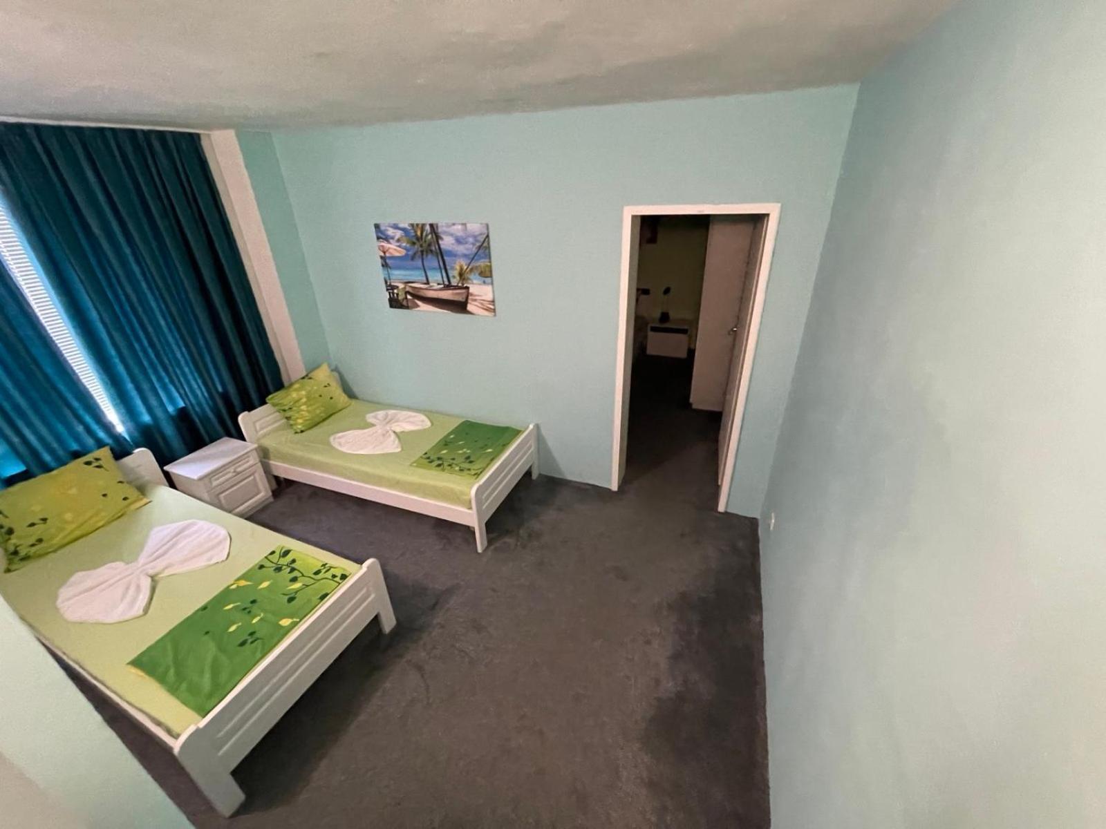 Guesthouse Flora Kiten  Bagian luar foto
